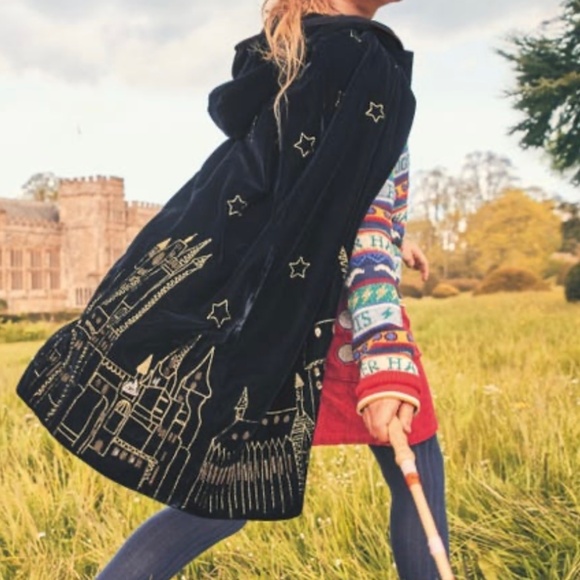 HTF Harry Potter Mini Boden Velvet cape - size small (3-5 years old) - Picture 2 of 4